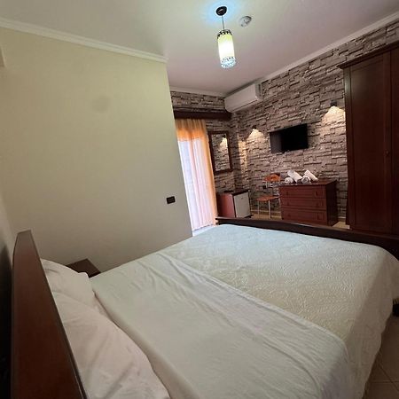 Hotel Restorant Leza Lin Экстерьер фото