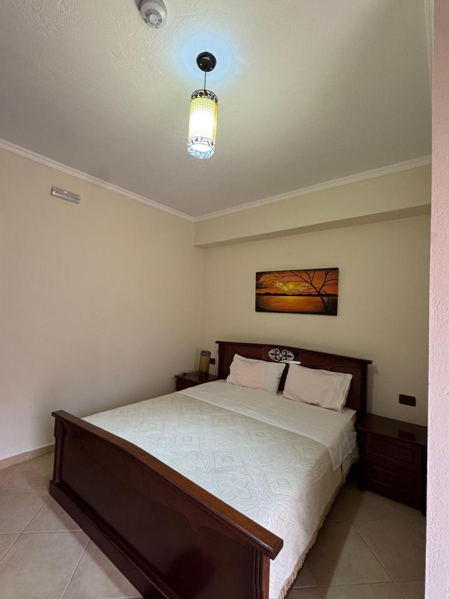 Hotel Restorant Leza Lin Экстерьер фото