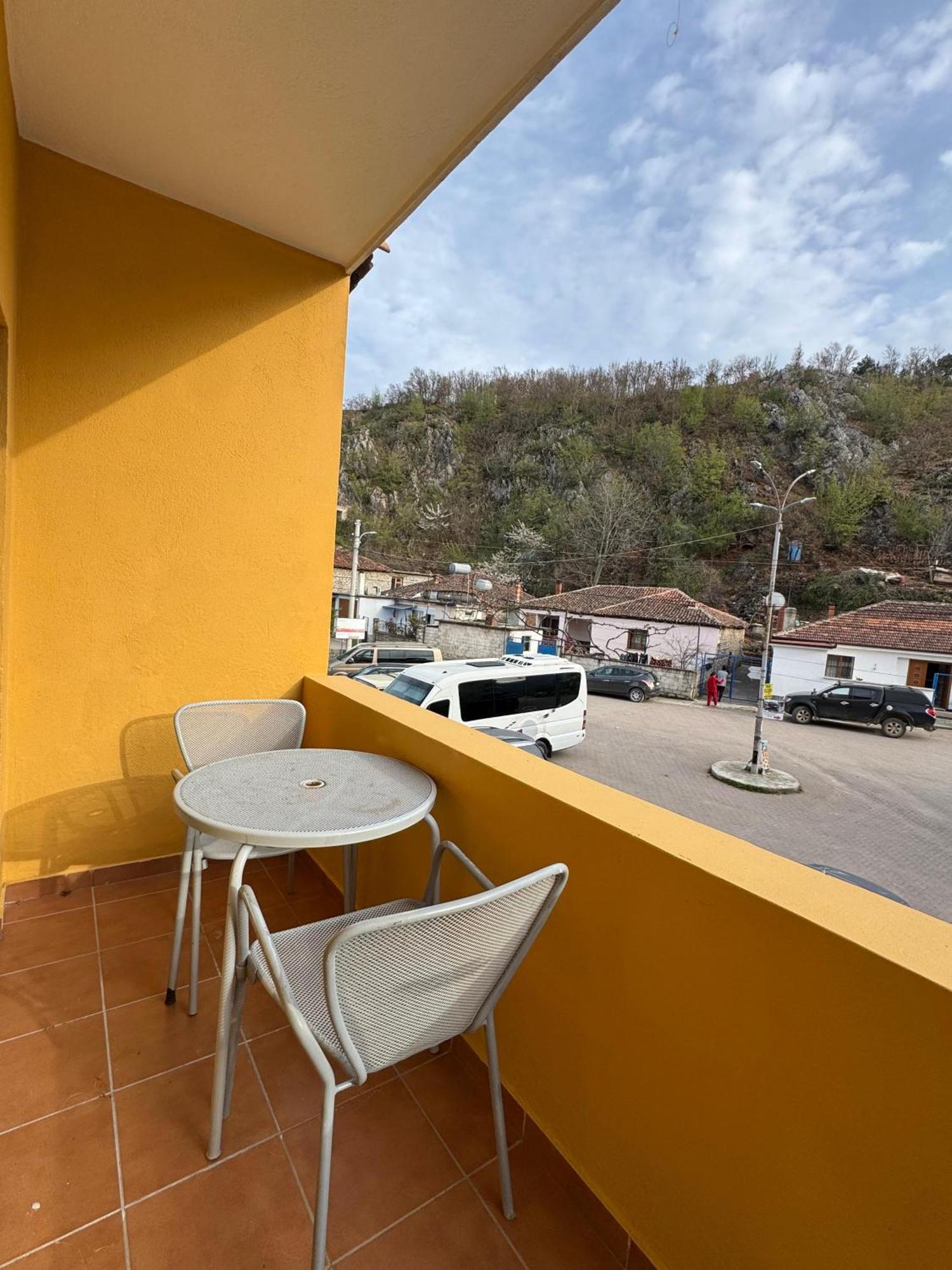 Hotel Restorant Leza Lin Экстерьер фото