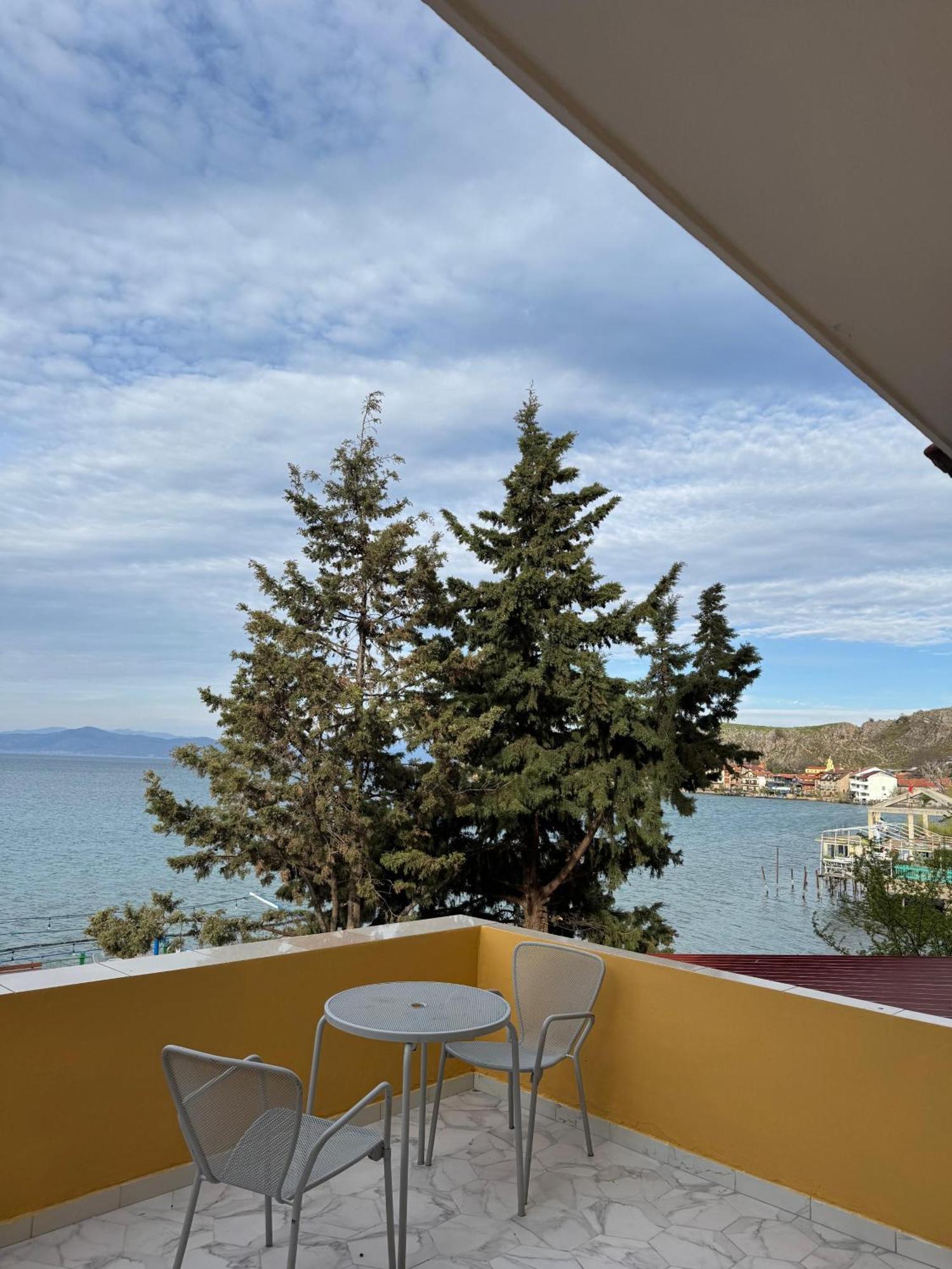 Hotel Restorant Leza Lin Экстерьер фото