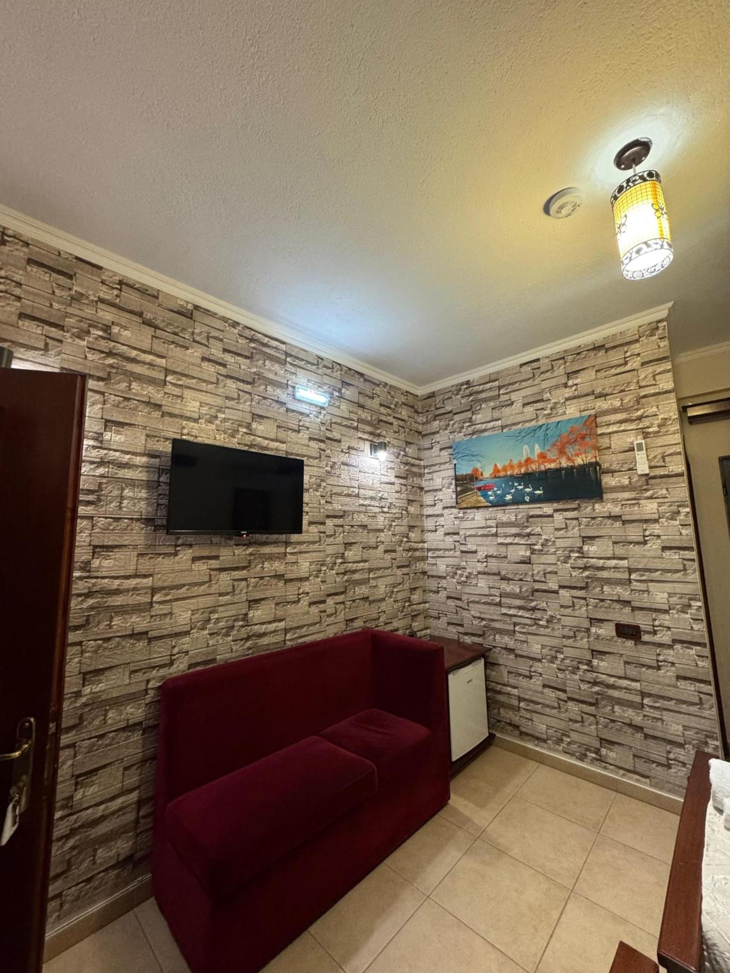 Hotel Restorant Leza Lin Экстерьер фото